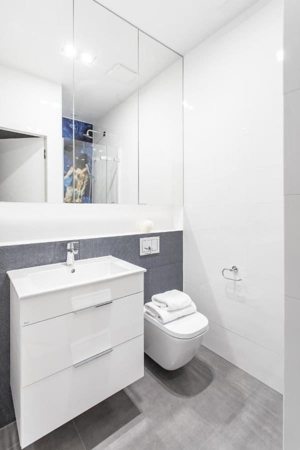 Lion Apartments - Naviflat Brabank Premium Apartment With Parking Gdańsk Buitenkant foto